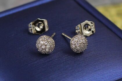 сережки гвоздики